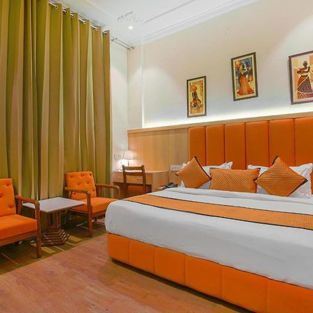 אמריצר Hotel Ricky International מראה חיצוני תמונה