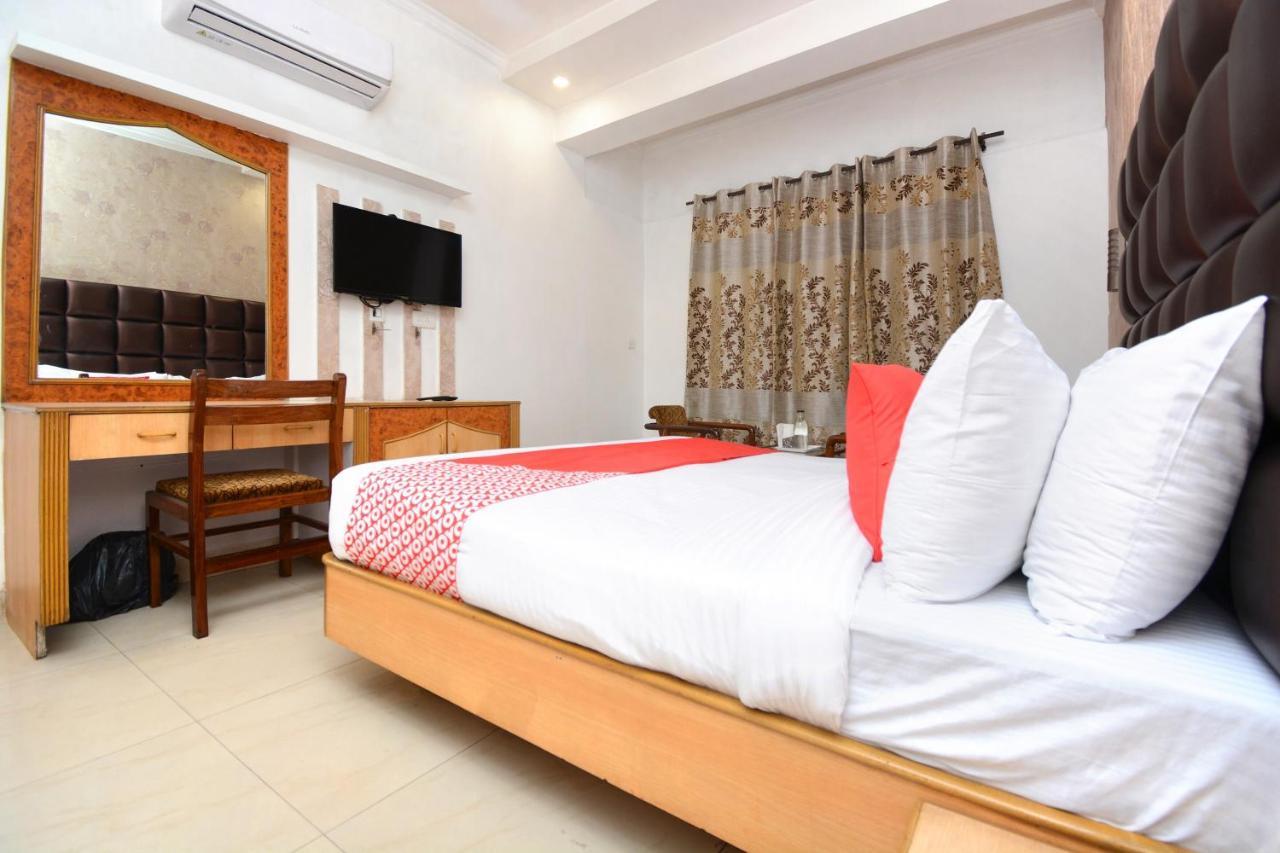אמריצר Hotel Ricky International מראה חיצוני תמונה