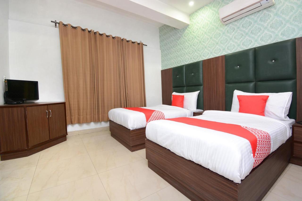 אמריצר Hotel Ricky International מראה חיצוני תמונה