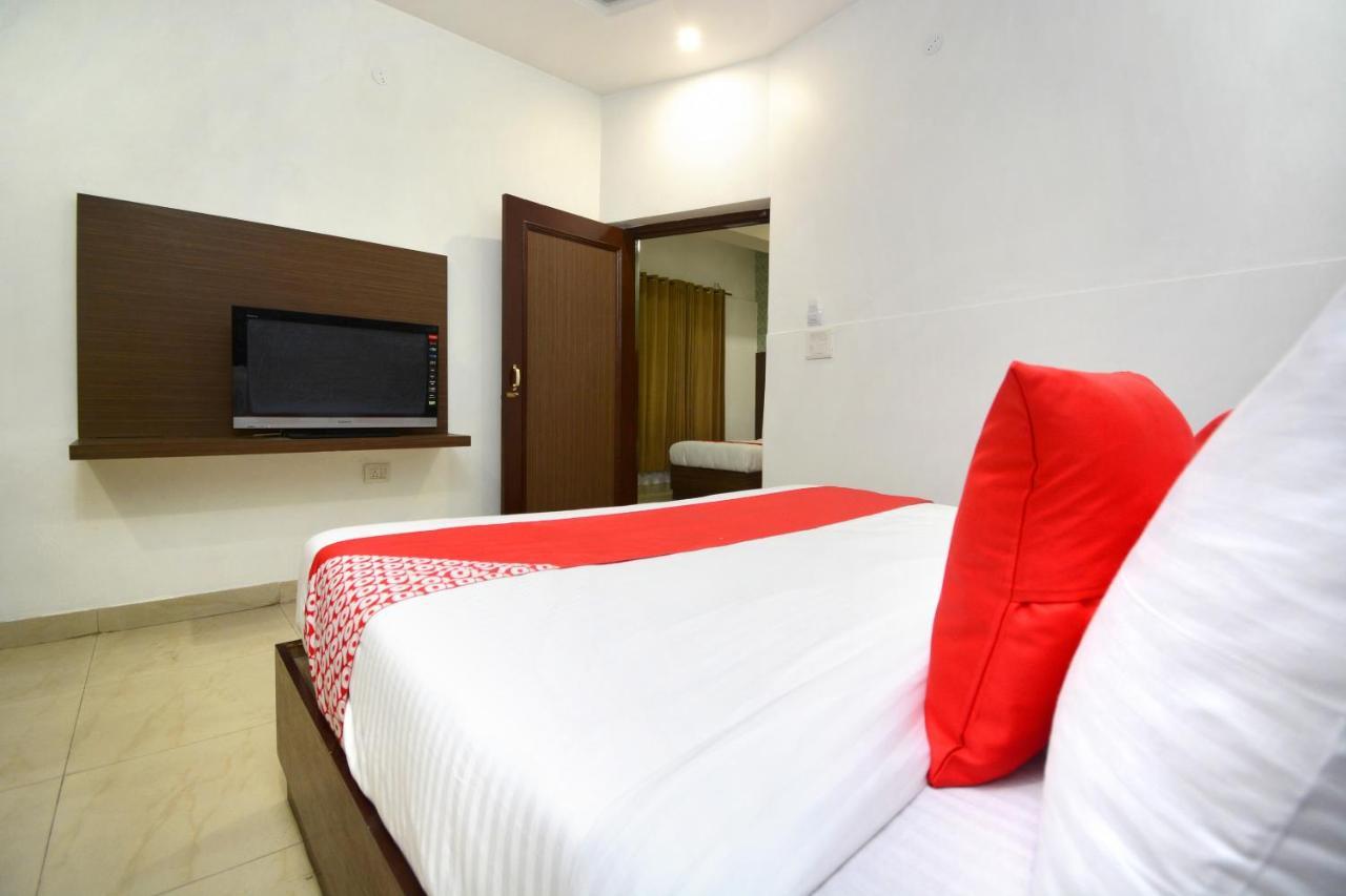 אמריצר Hotel Ricky International מראה חיצוני תמונה