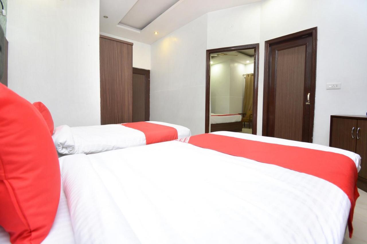 אמריצר Hotel Ricky International מראה חיצוני תמונה