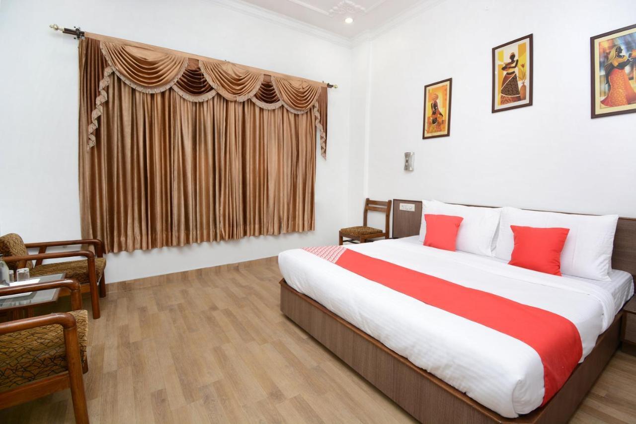 אמריצר Hotel Ricky International מראה חיצוני תמונה