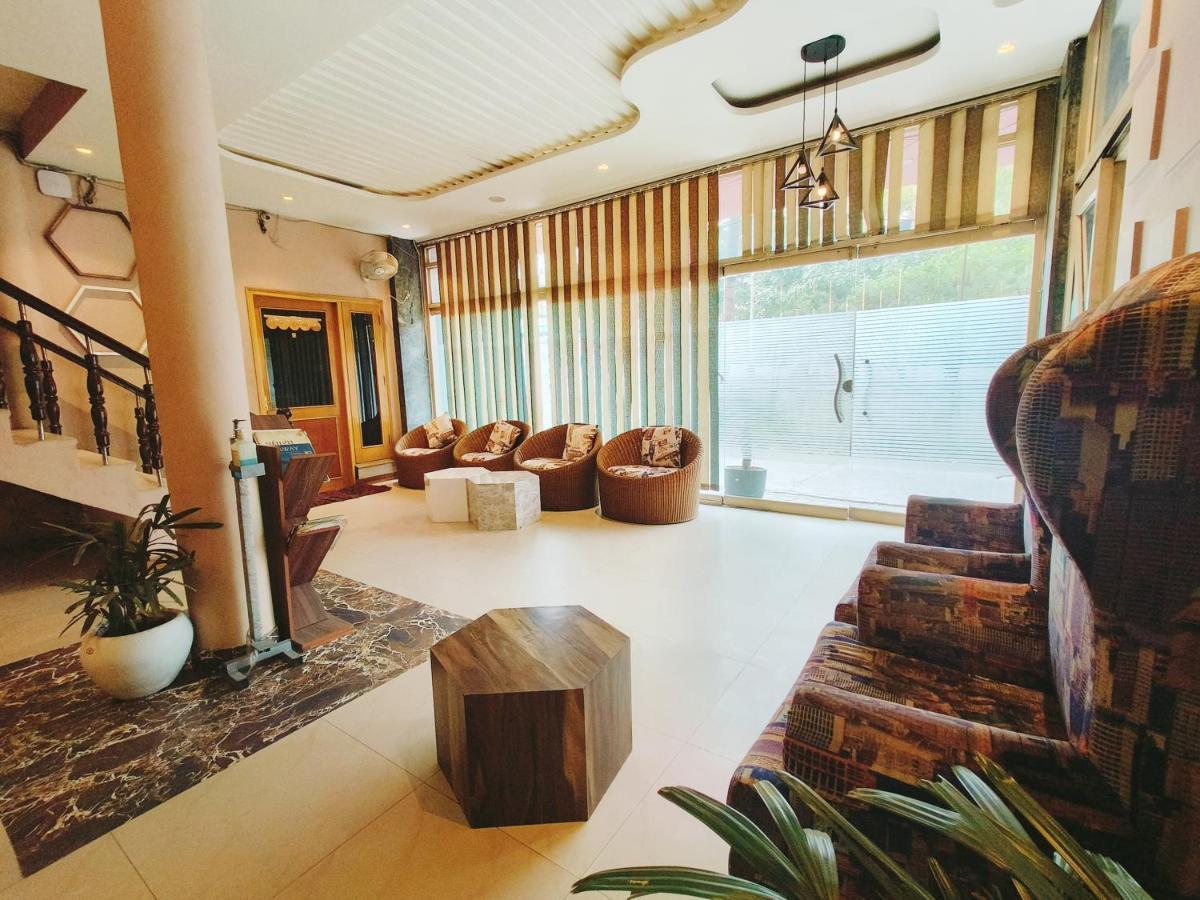 אמריצר Hotel Ricky International מראה חיצוני תמונה