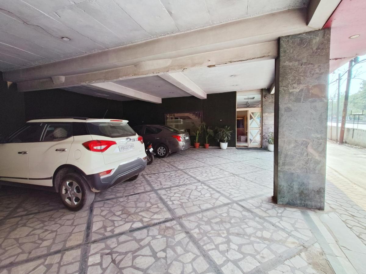 אמריצר Hotel Ricky International מראה חיצוני תמונה