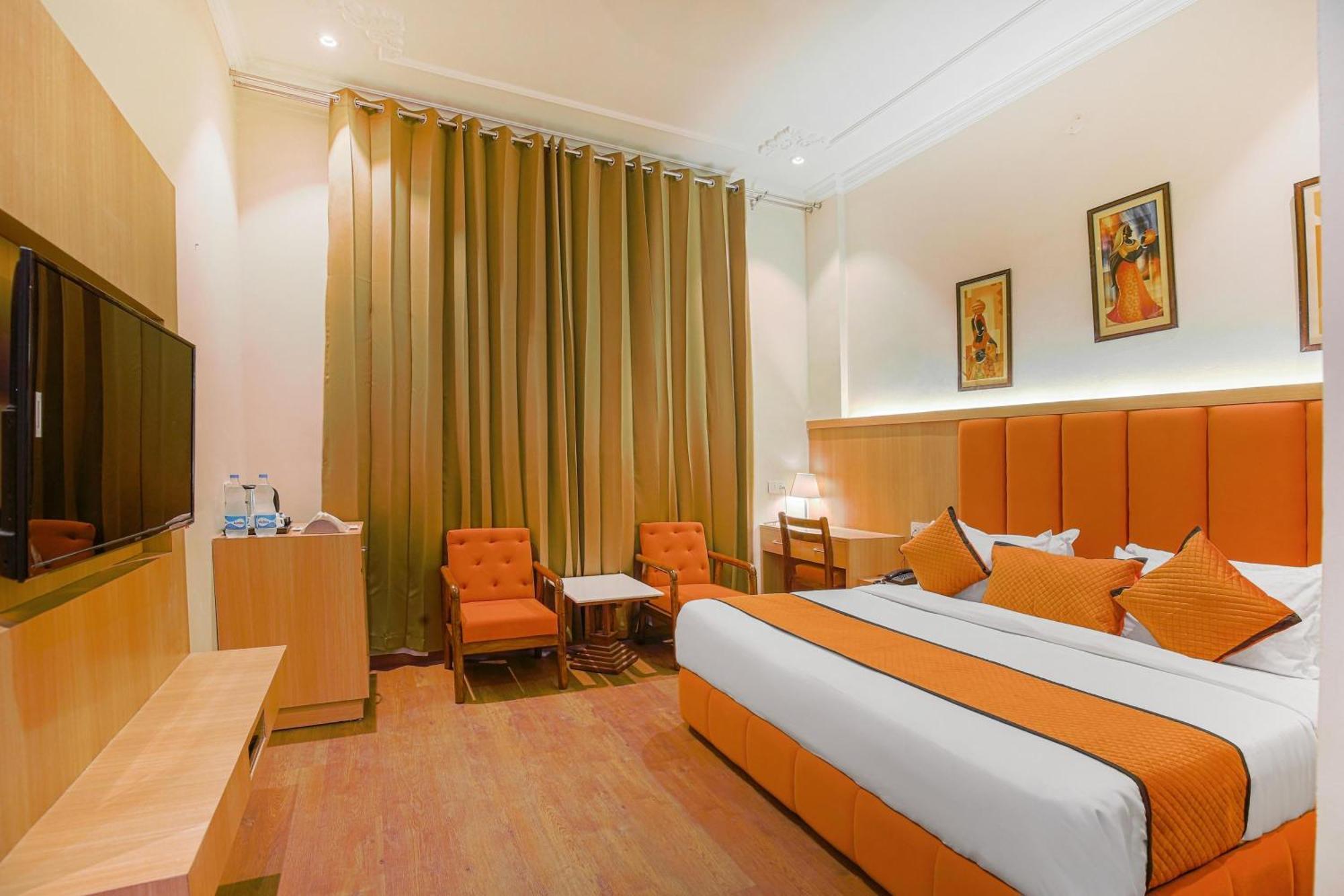 אמריצר Hotel Ricky International מראה חיצוני תמונה