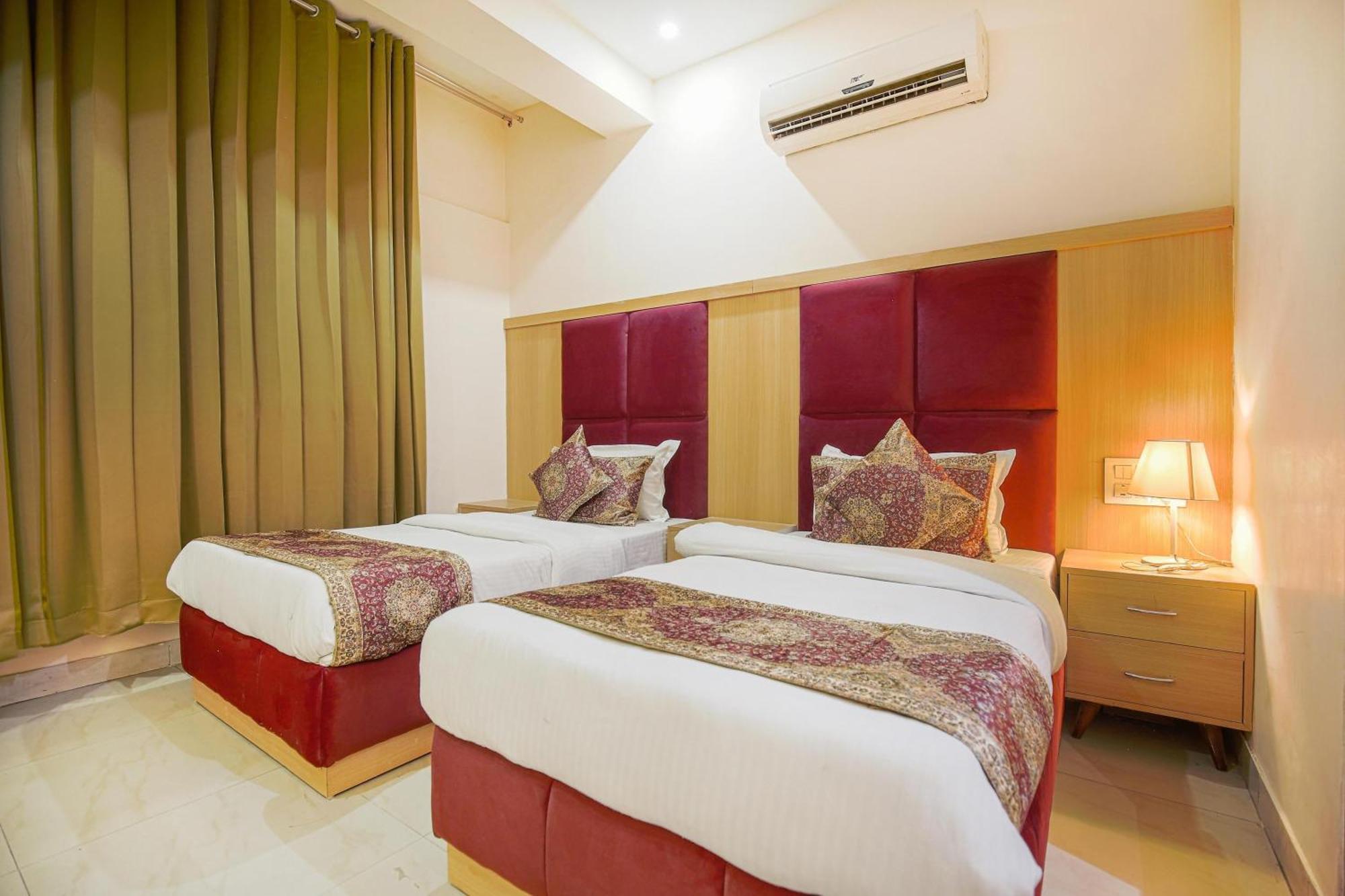 אמריצר Hotel Ricky International מראה חיצוני תמונה