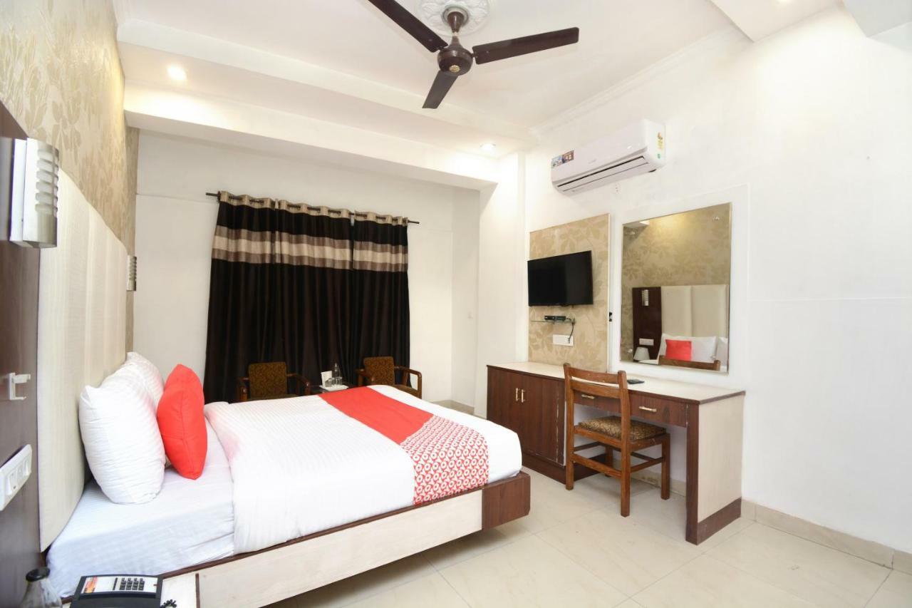 אמריצר Hotel Ricky International מראה חיצוני תמונה